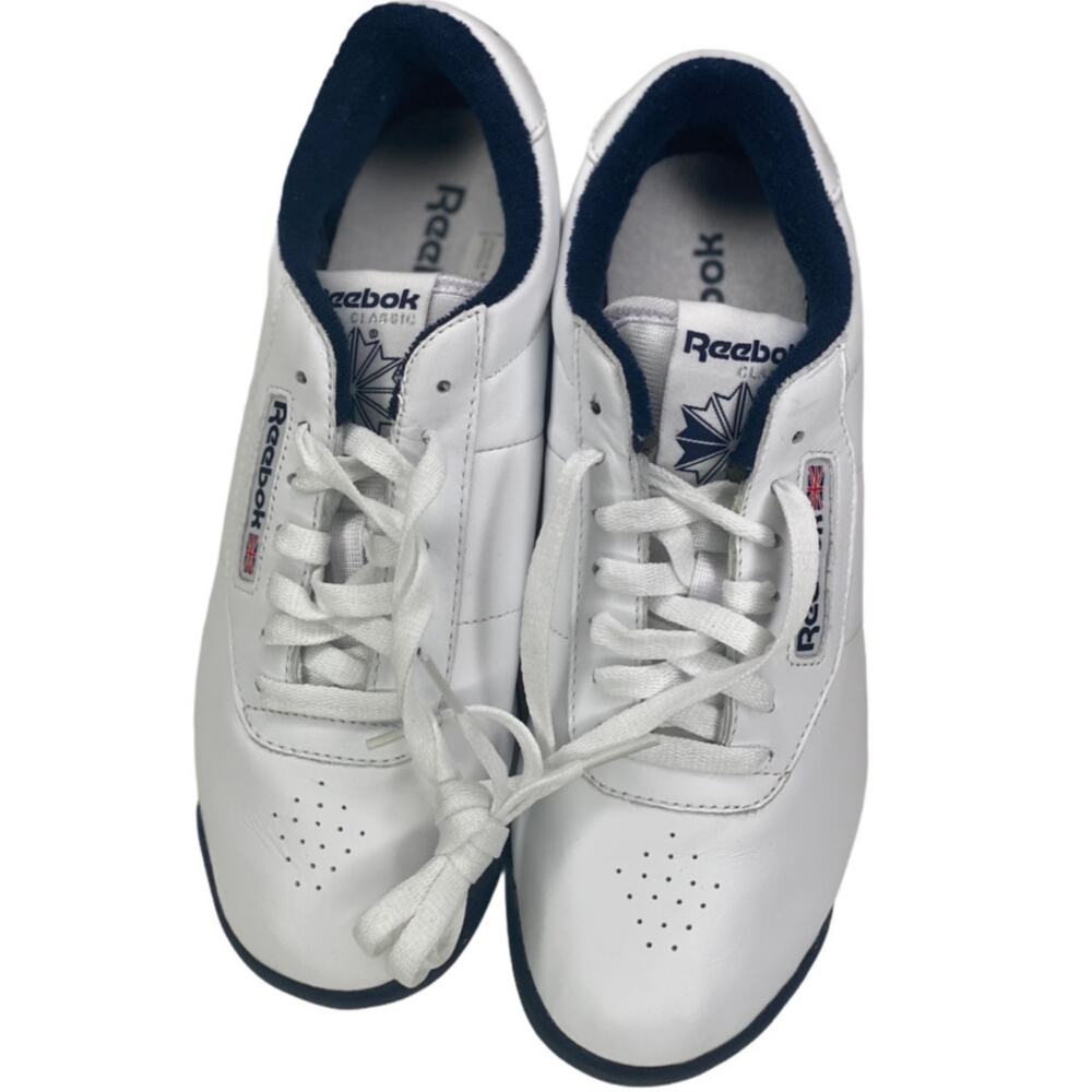 Classic White Reebok sneakers 7.5